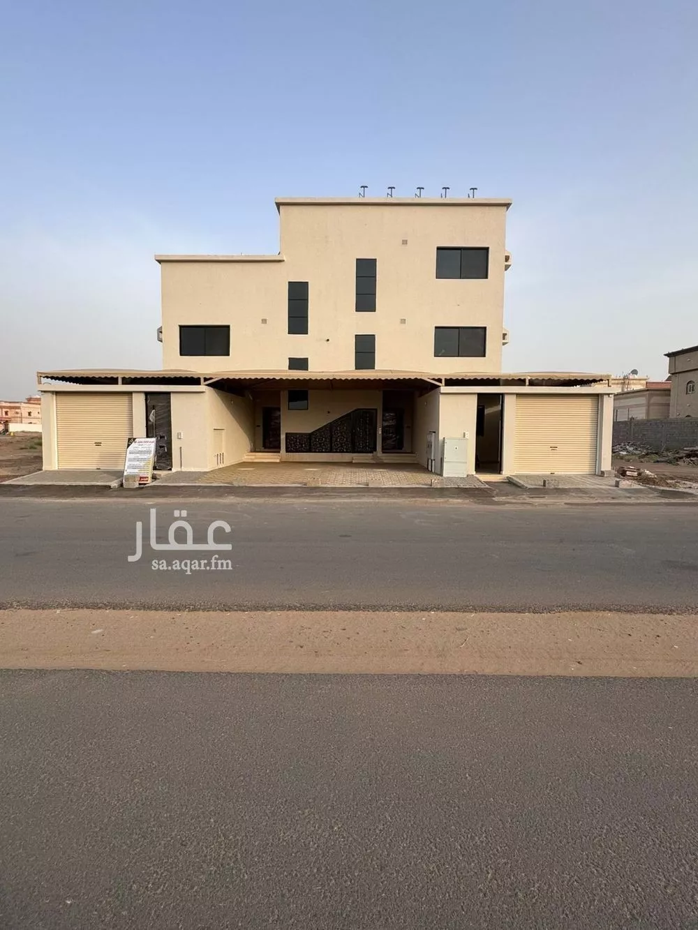 شقة للبيع في شارع البدوي 27, حي البدوي, مدينة صامطه, منطقة جازان 1 صورة