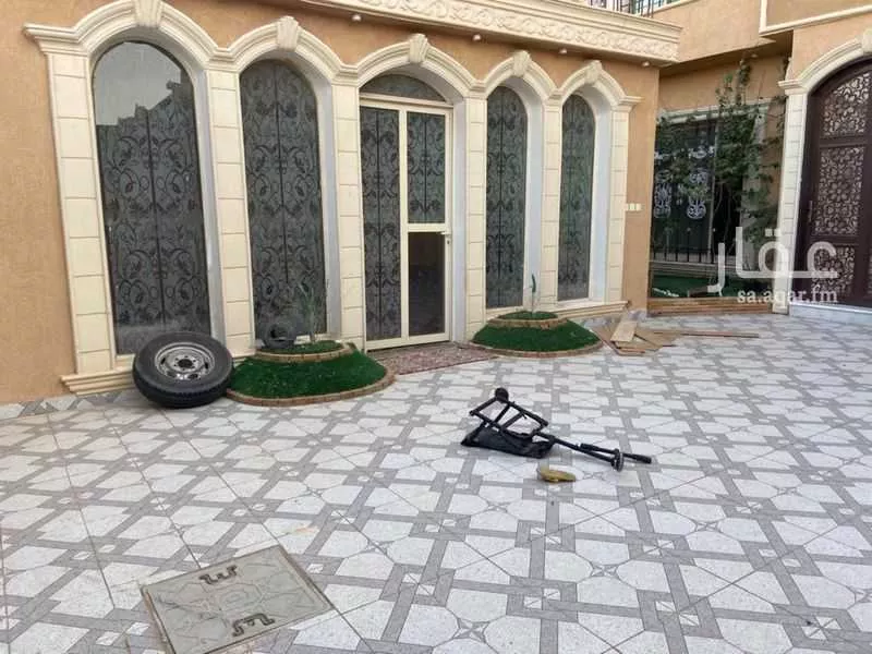 فيلا للبيع في شارع قطب الدين القسطلاني ، حي عريض ، الرياض ، منطقة الرياض 1 صورة