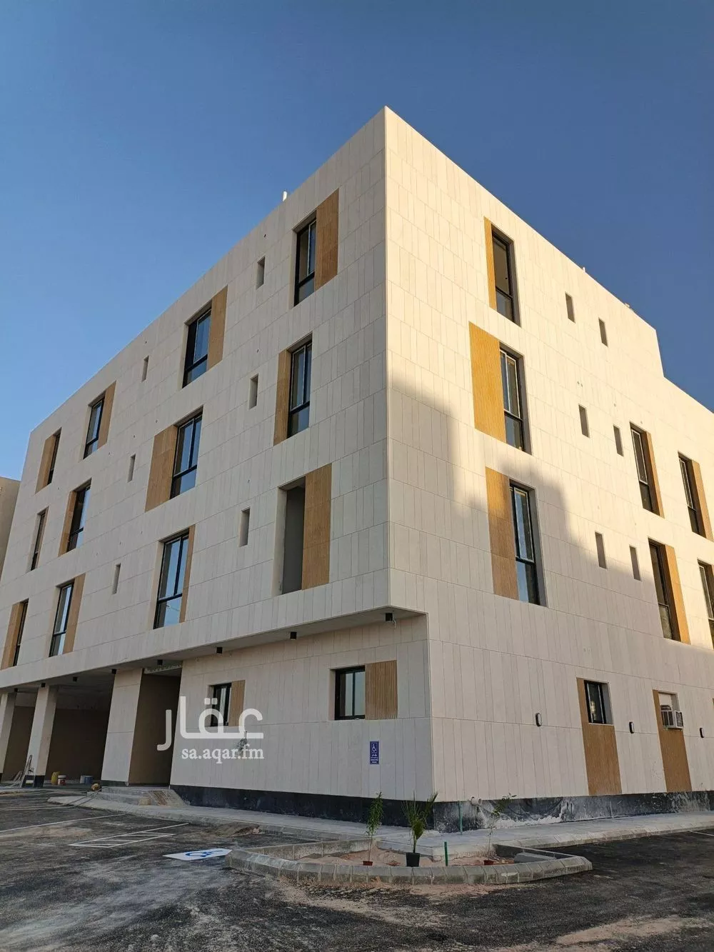 عمارة للإيجار في شارع ابي بكر الصديق, حي النرجس, مدينة الرياض, منطقة الرياض 1 صورة