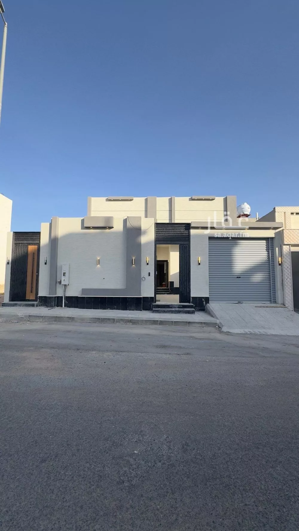 دور للبيع في شارع عبدالمحسن بن عبدالعزيز, حي نبلاء, مدينة المدينه المنوره, منطقة المدينة المنورة 1 صورة