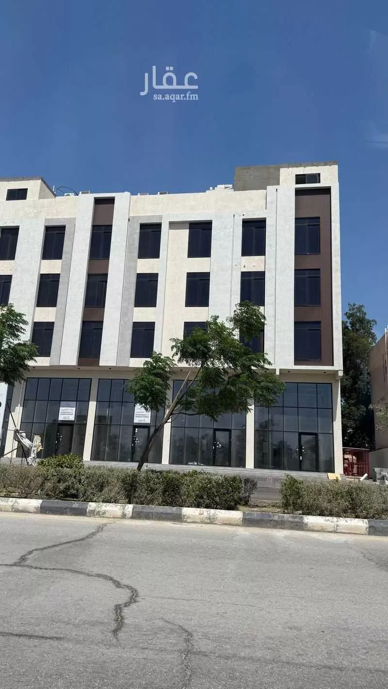 محل للإيجار في شارع طريق الملك عبد العزيز, حي قرطبة, مدينة القطيف, المنطقة الشرقية 1 صورة