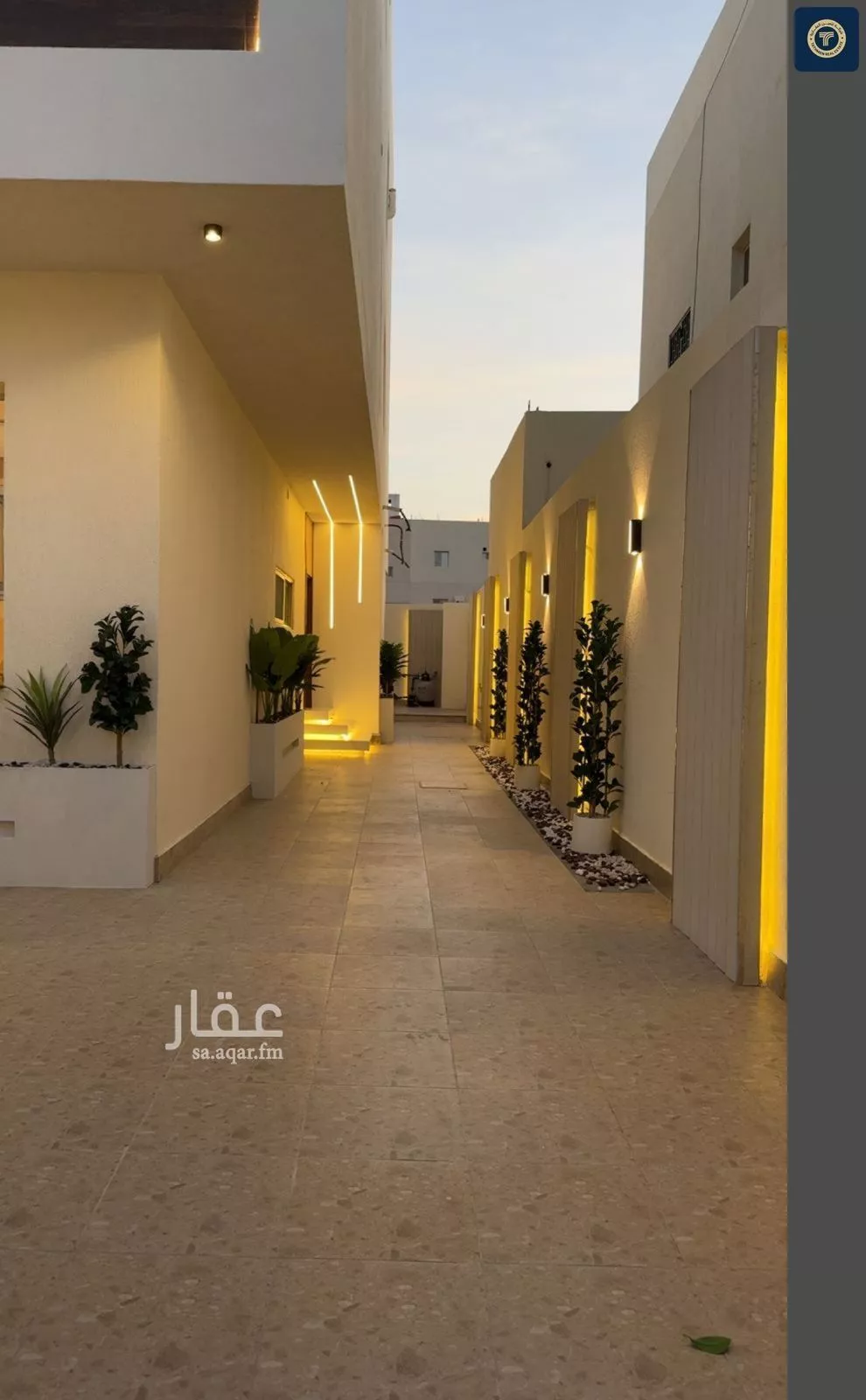 فيلا للبيع في شارع أبي المجد الثقفي, حي الزمرد, مدينة جدة, منطقة مكة المكرمة 1 صورة