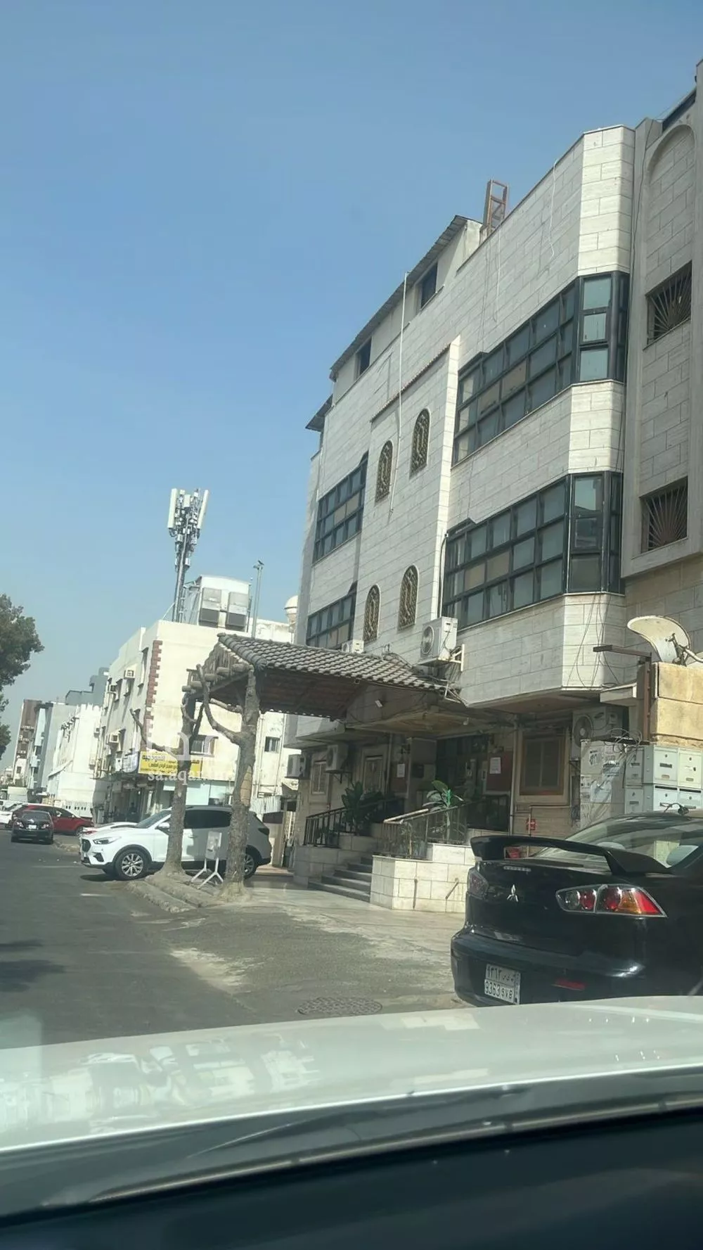 عمارة للإيجار في شارع ابراهيم شكر, حي البوادي, مدينة جدة, منطقة مكة المكرمة 1 صورة