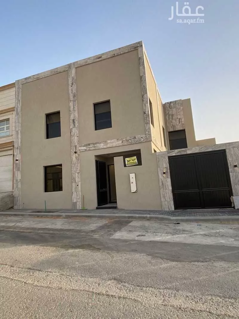 فيلا للبيع في شارع ابن صدقة الغرافي, حي المهدية, مدينة الرياض, منطقة الرياض 1 صورة