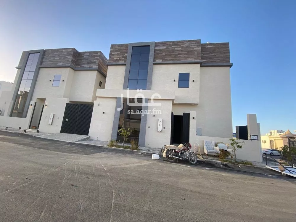 فيلا للبيع في شارع السيل الكبير, حي المهدية, مدينة الرياض, منطقة الرياض 1 صورة