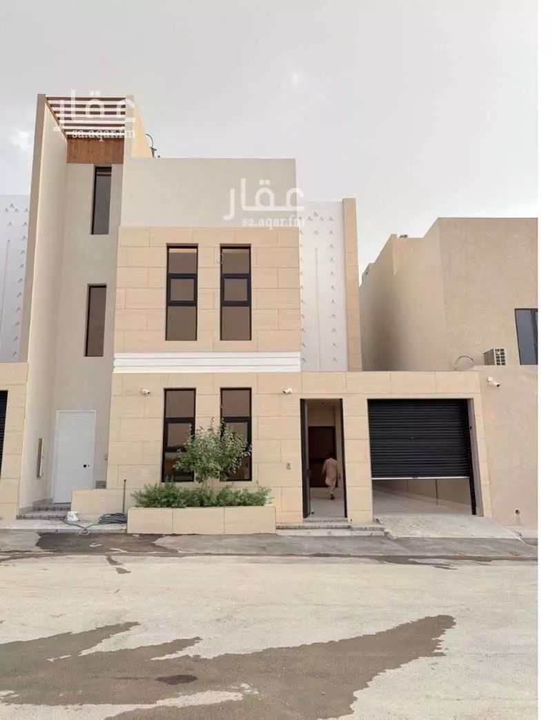 فيلا للبيع في شارع فؤاد محمد عمر توفيق, حي المهدية, مدينة الرياض, منطقة الرياض 1 صورة