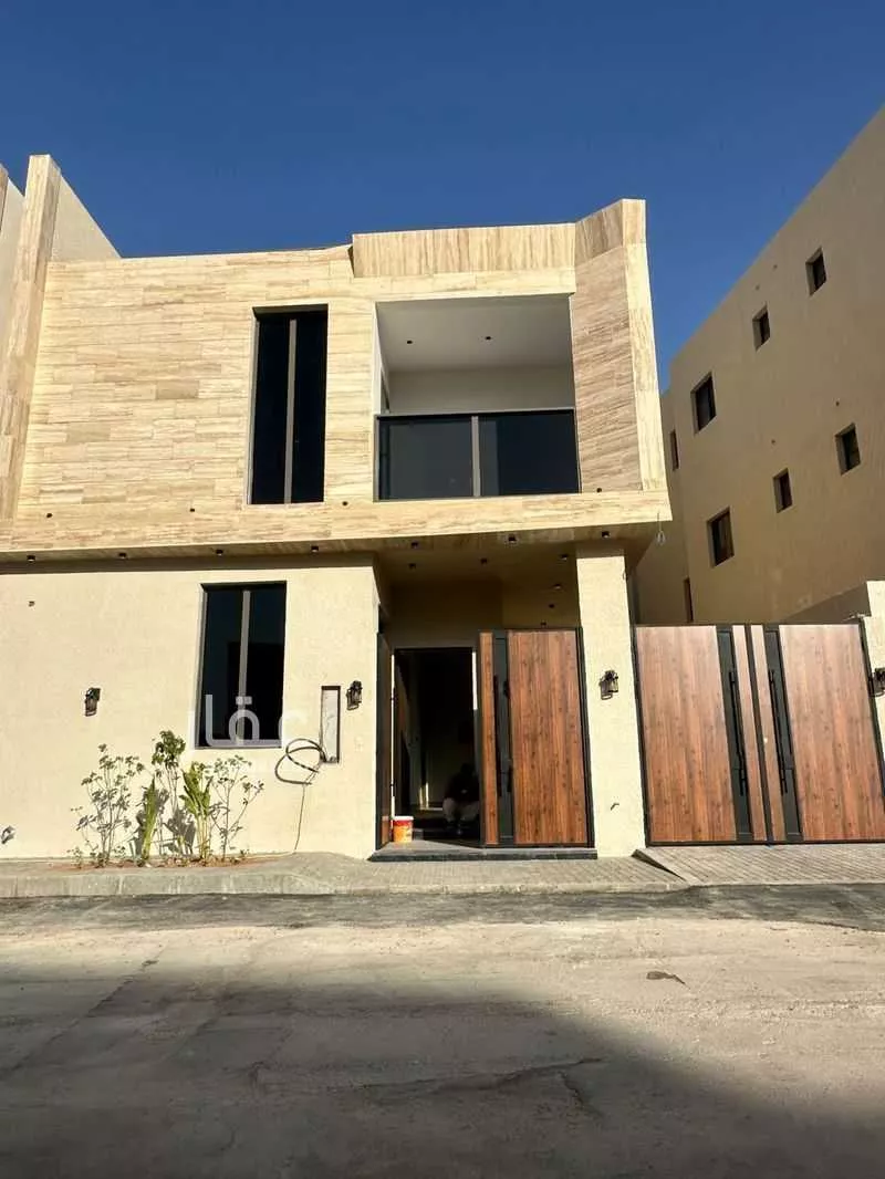 فيلا للبيع في شارع ابن صدقة الغرافي, حي المهدية, مدينة الرياض, منطقة الرياض 1 صورة