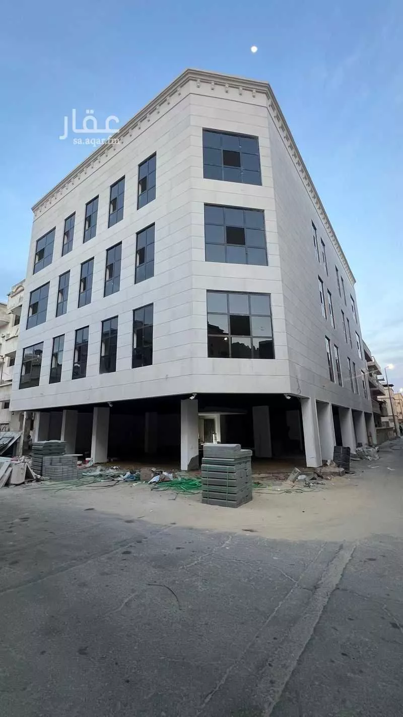 عمارة للبيع في شارع الامير عبدالمجيد ابن عبدالعزيز, حي مدينة العمال, مدينة الخبر, المنطقة الشرقية 1 صورة