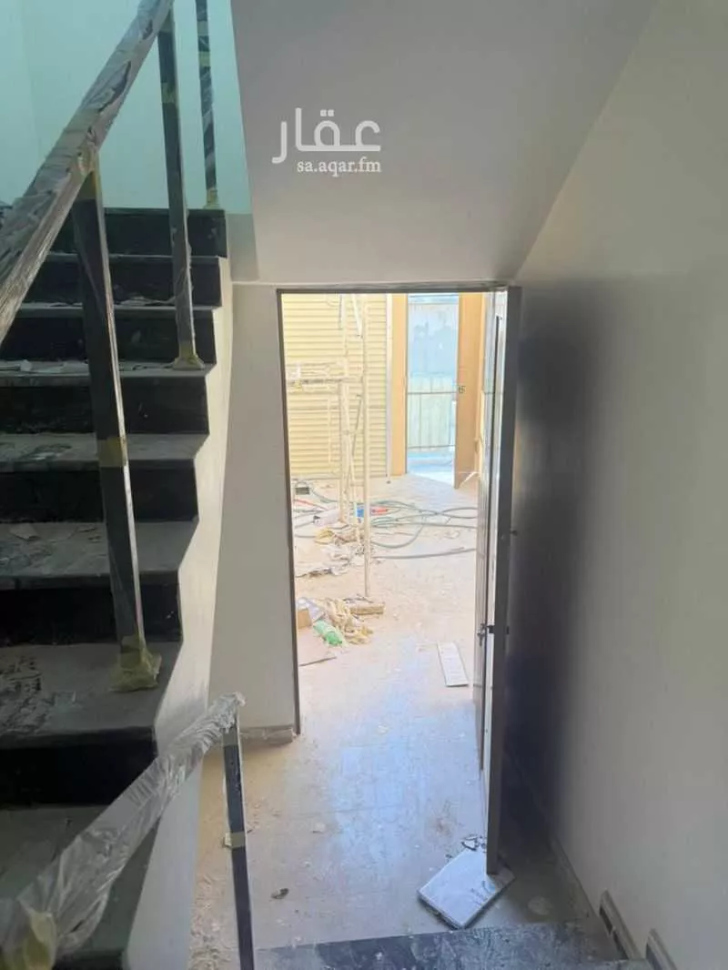 دور للبيع في شارع حنبل بن إسحاق, حي السويدي الغربي, مدينة الرياض, منطقة الرياض 1 صورة