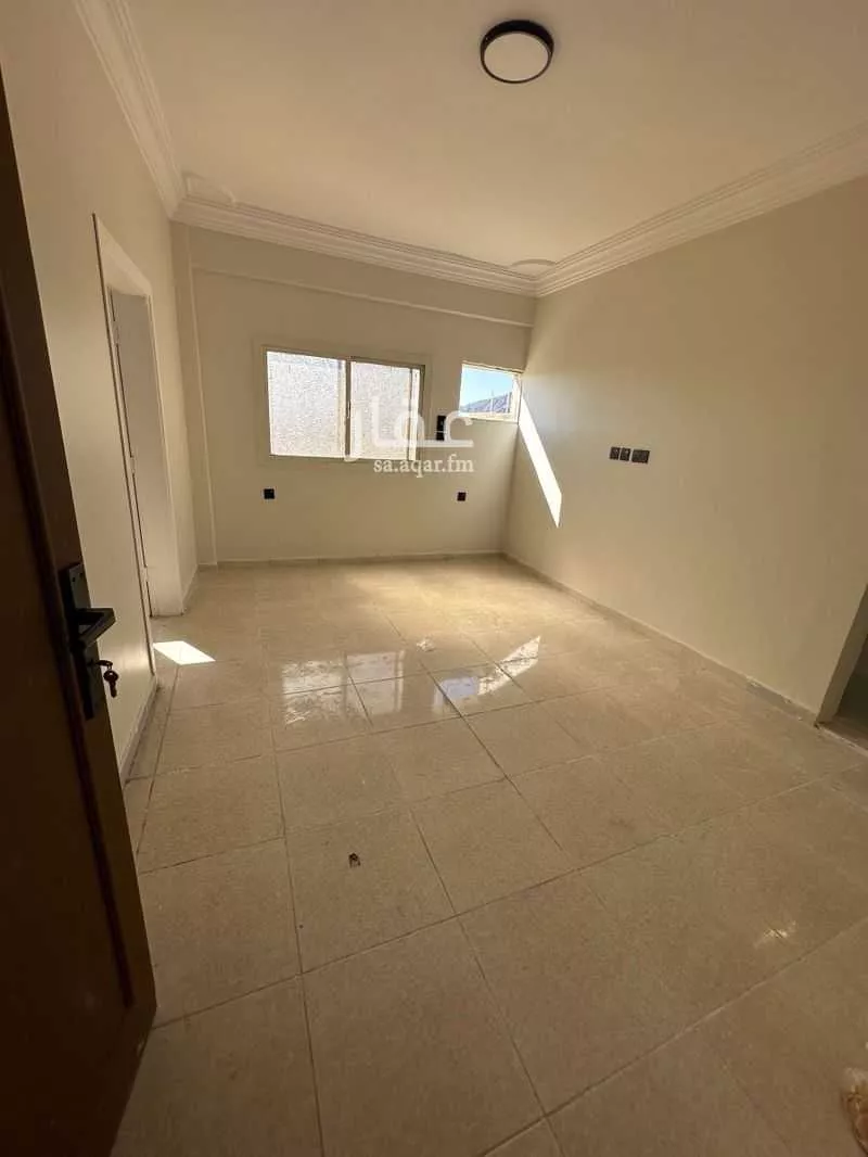 عمارة للإيجار في شارع طريق المطار, حي بنى حارثة, مدينة المدينه المنوره, منطقة المدينة المنورة 1 صورة