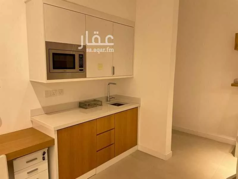 محل للإيجار في شارع طريق مكة المكرمة, حي الهدا, مدينة الرياض, منطقة الرياض 1 صورة