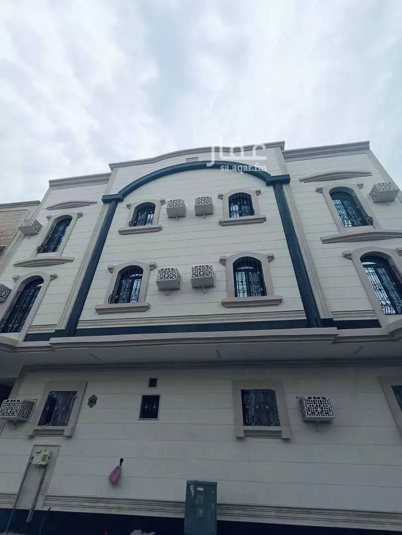 عمارة للبيع في شارع المجمعه, حي الثقبة, مدينة الخبر, المنطقة الشرقية 1 صورة