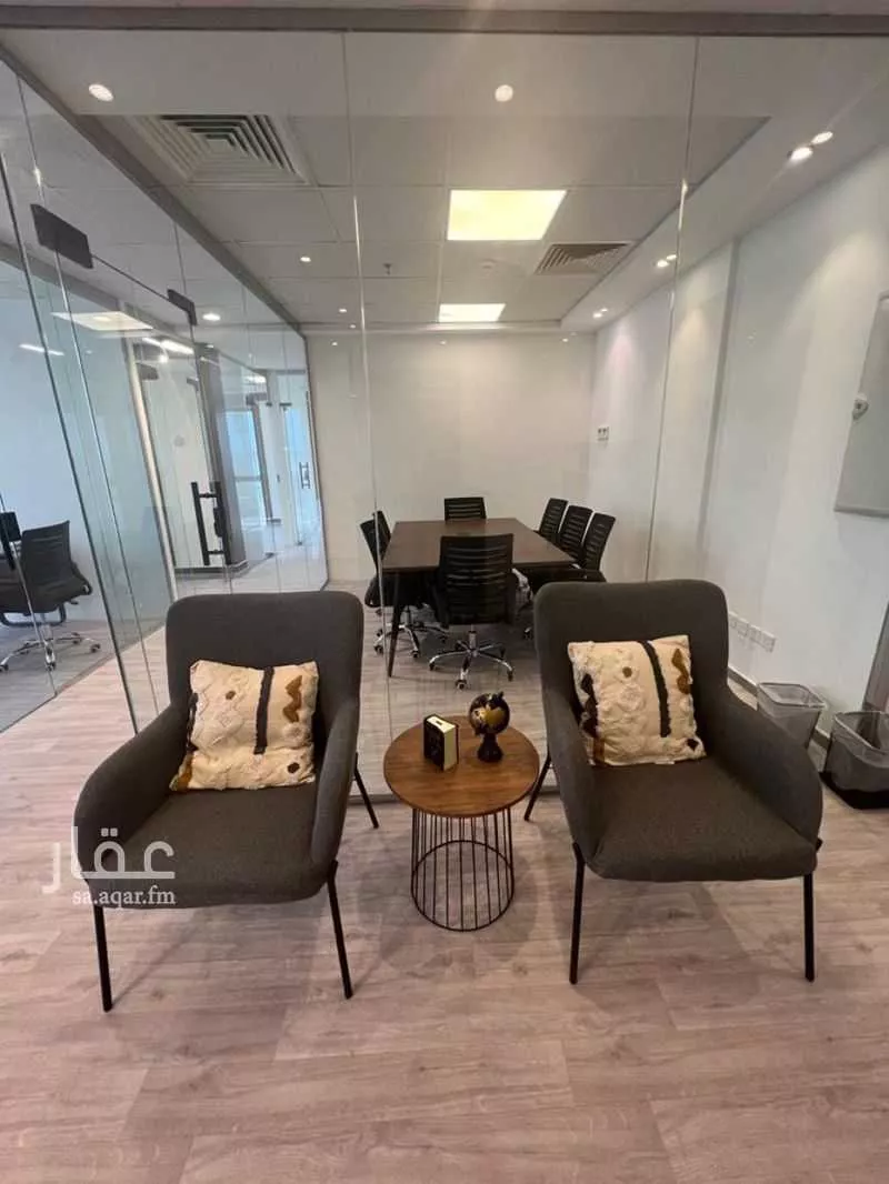 مكتب تجاري للإيجار في شارع اوس ابن ثابت, حي المحمدية, مدينة جدة, منطقة مكة المكرمة 1 صورة