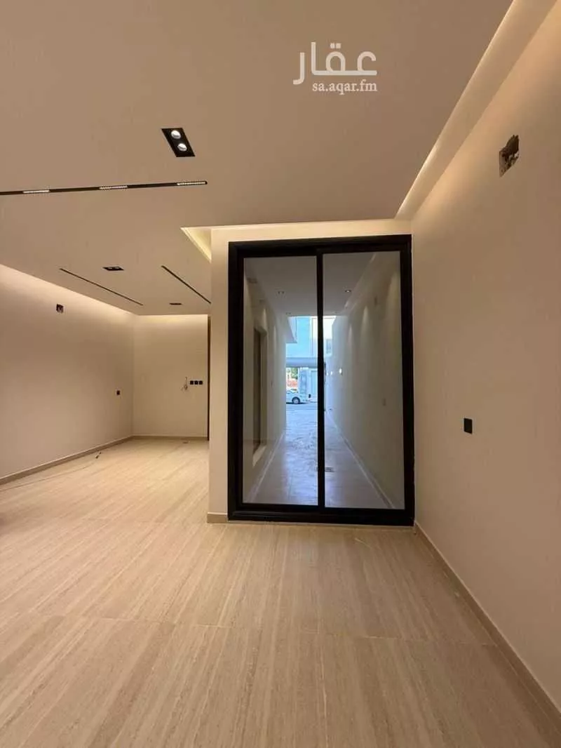 دور للبيع في شارع محمد علوي مالكي, حي عكاظ, مدينة الرياض, منطقة الرياض 1 صورة