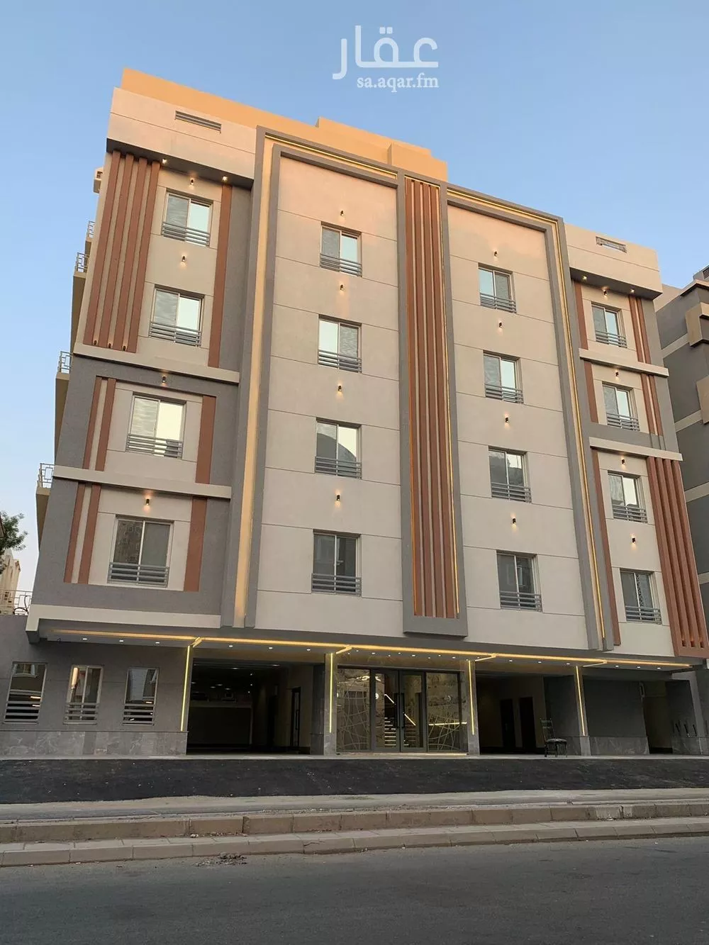 عمارة للبيع في شارع ابن سنان الخفاجي, حي الصفاء, مدينة جدة, منطقة مكة المكرمة 1 صورة