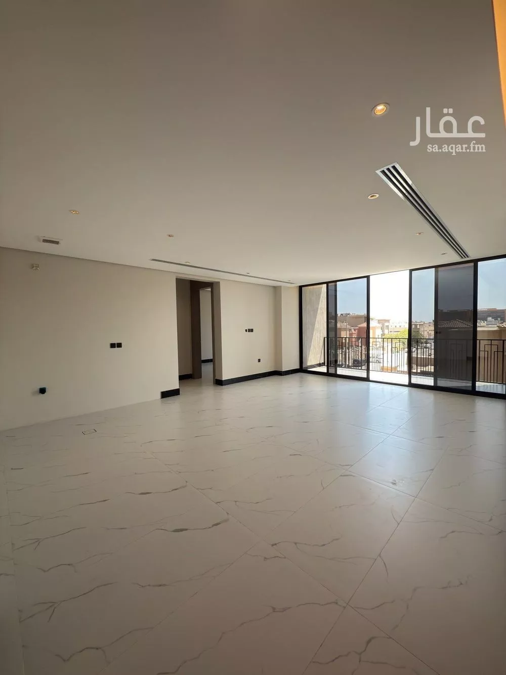 شقة للبيع في شارع الملك عبد الله بن عبدالعزيز, حي الشاطئ الغربي, مدينة الدمام, المنطقة الشرقية 1 صورة