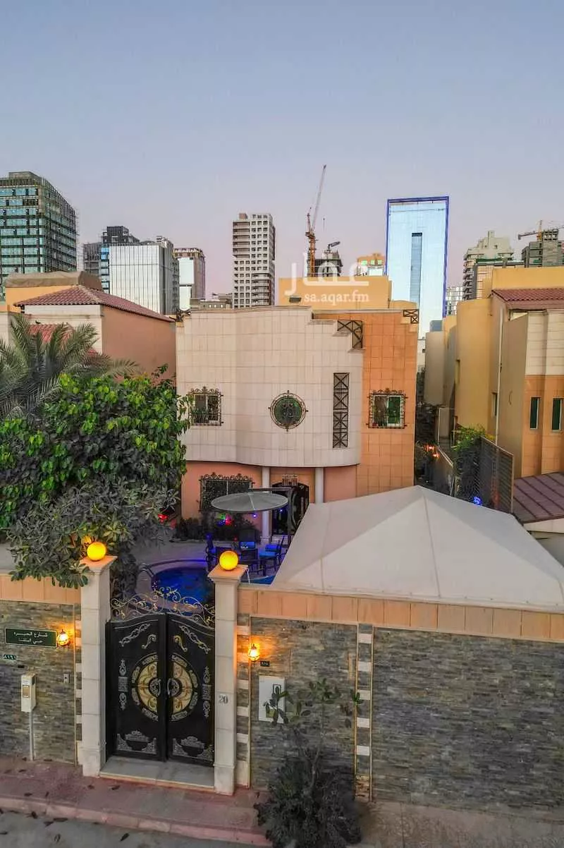 فيلا للبيع في شارع الحيرة, حي الملقا, مدينة الرياض, منطقة الرياض 1 صورة