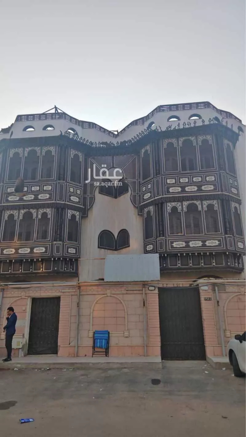 عمارة للبيع في شارع البغدادي, حي البوادي, مدينة جدة, منطقة مكة المكرمة 1 صورة