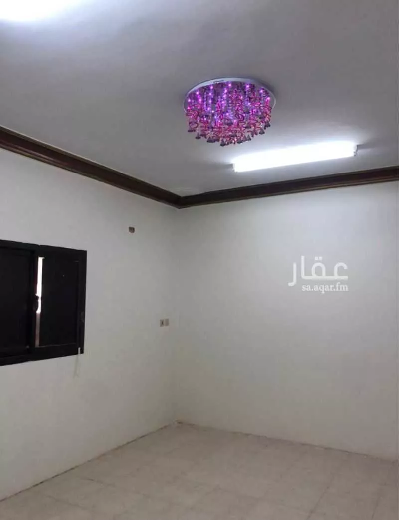 شقة للإيجار في شارع الأمير الوليد بن طلال بن عبد العزيز ، حي مخطط نايف الدرزي ، سكاكا ، منطقة الجوف 1 صورة