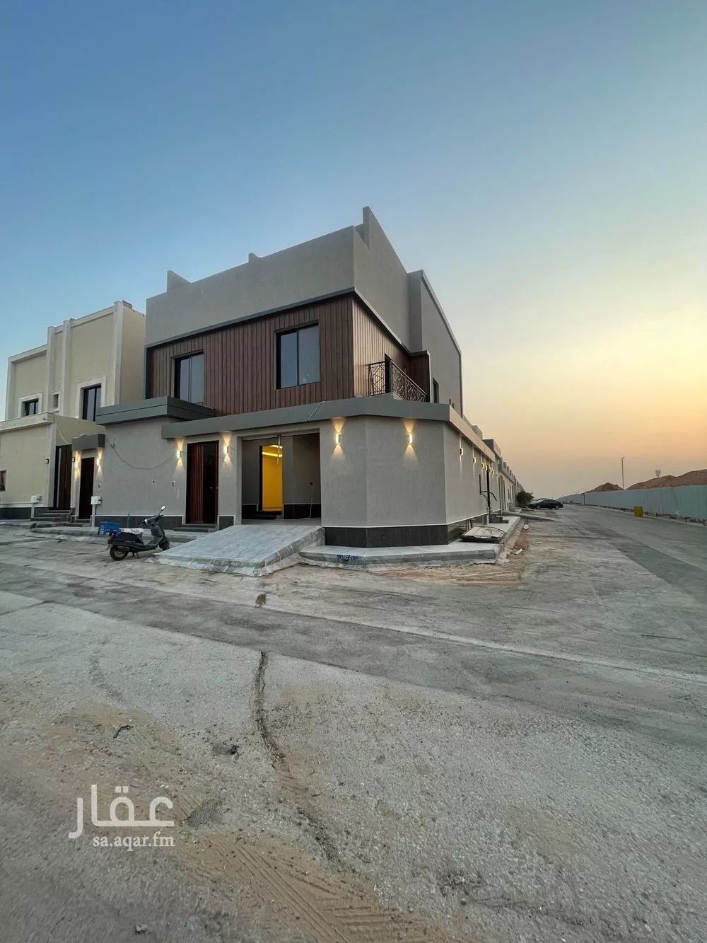 فيلا للبيع في شارع عبيدالله الفقيه, حي الرمال, مدينة الرياض, منطقة الرياض 1 صورة
