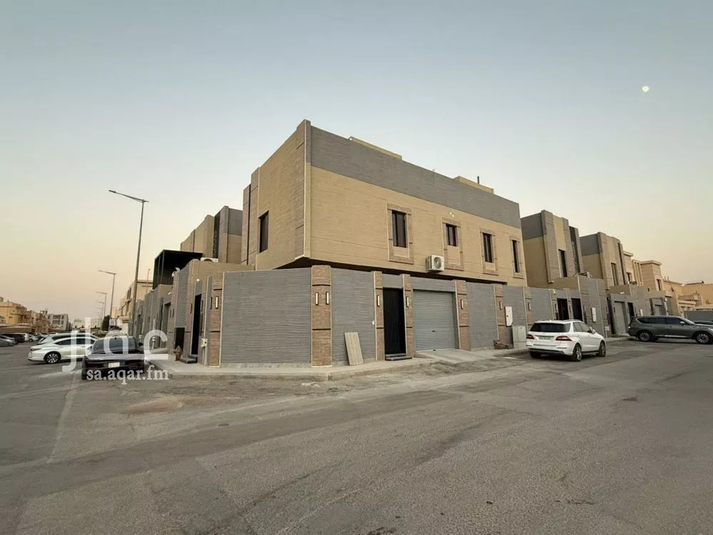 دور للبيع في شارع رقم 322, حي المونسية, مدينة الرياض, منطقة الرياض 1 صورة