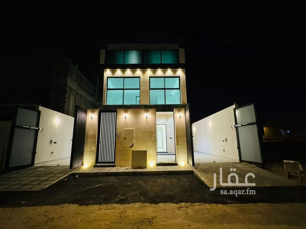 فيلا للبيع في شارع يمان الرصافي, حي الرمال, مدينة الرياض, منطقة الرياض 1 صورة