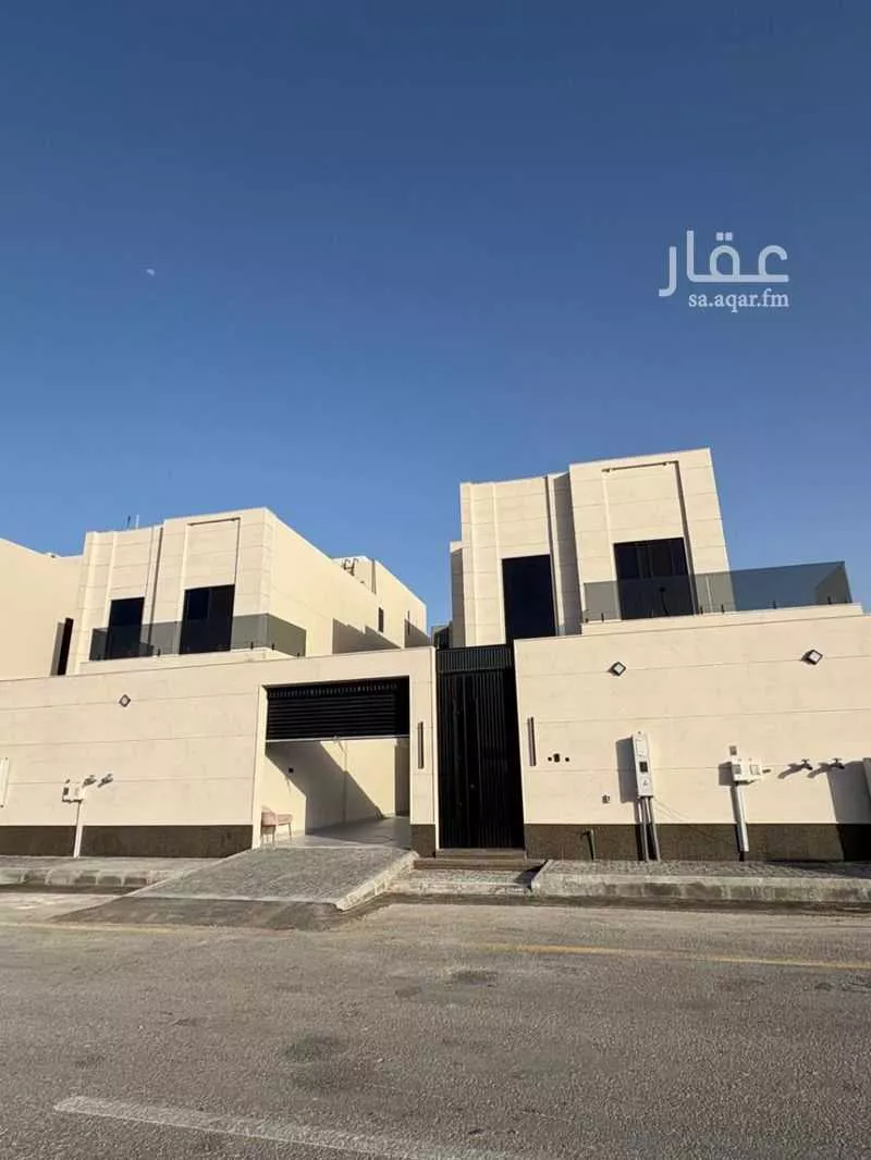 فيلا للبيع في شارع المرفأ, حي الشعلة, مدينة الدمام, المنطقة الشرقية 1 صورة