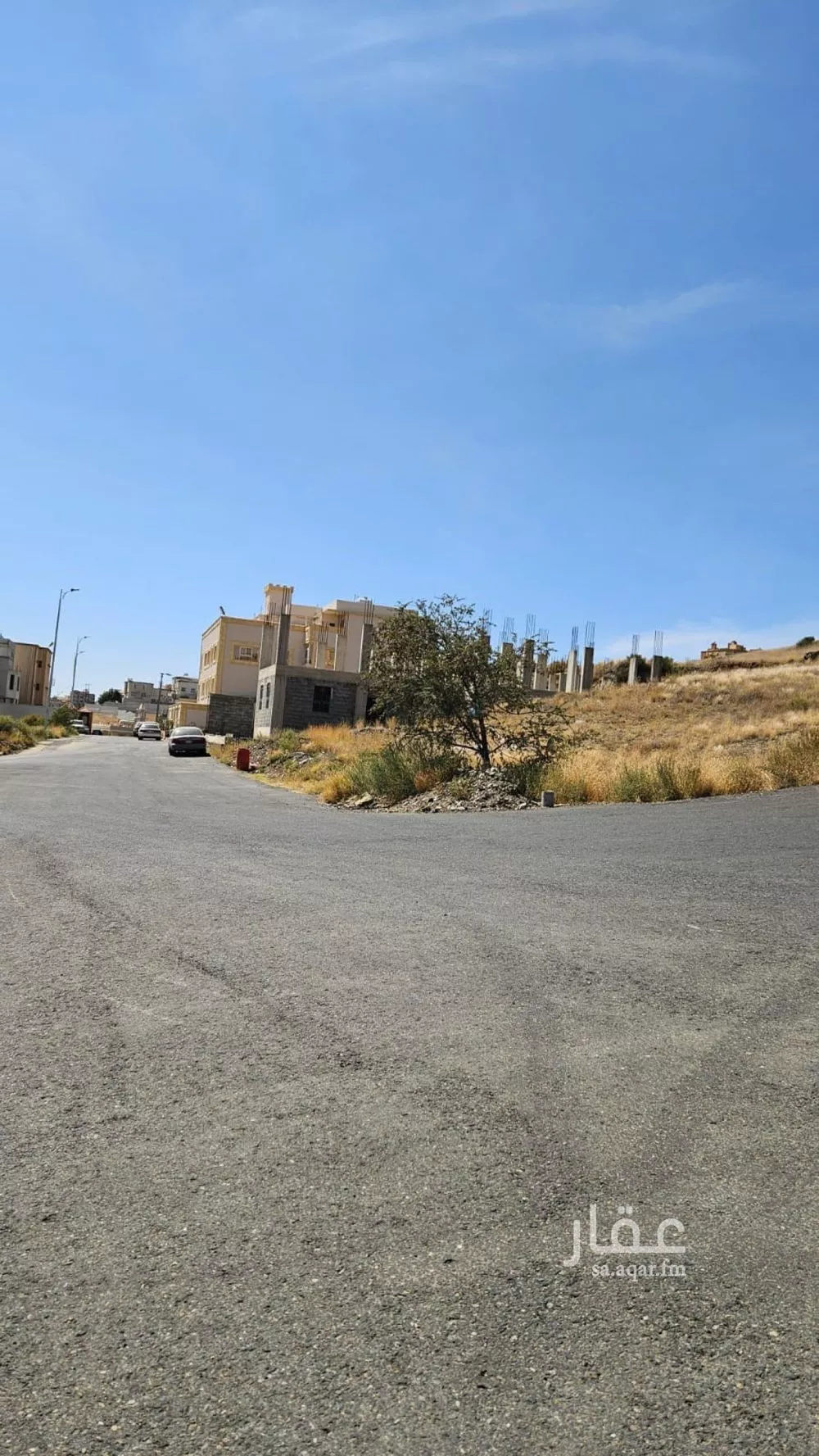أرض للبيع في شارع الوغلة, حي السلام, مدينة أبها, منطقة عسير 1 صورة