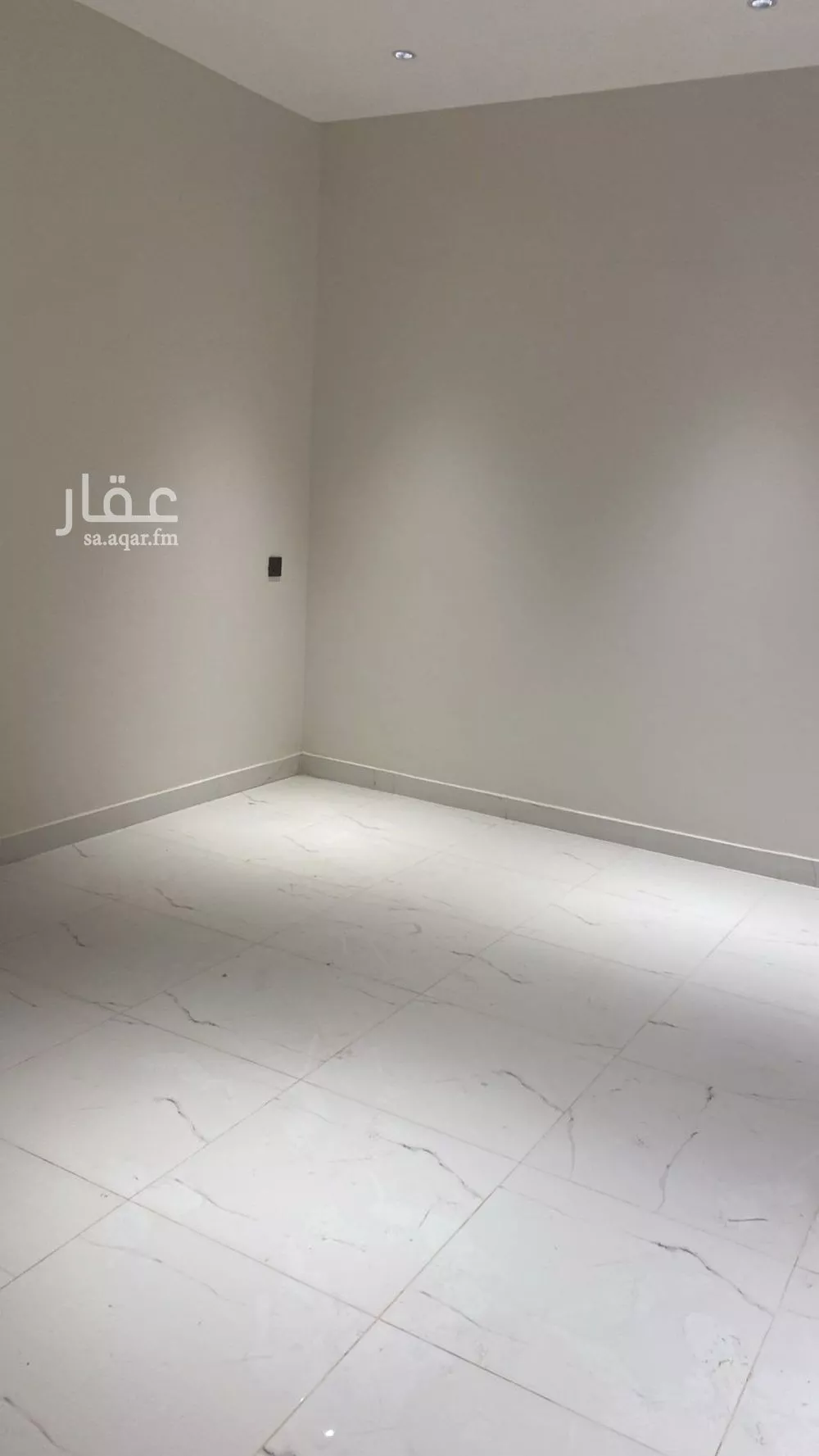 شقة للبيع في شارع عكاظ, حي المروج, مدينة ابها, منطقة عسير 1 صورة