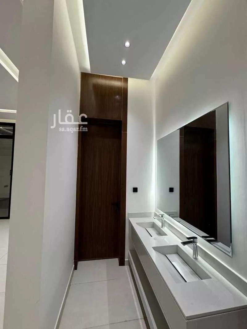 دور للبيع في شارع الملك عبدالله ابن عبدالعزيز سعود الفرعي, حي الملك فيصل, مدينة الرياض, منطقة الرياض 1 صورة