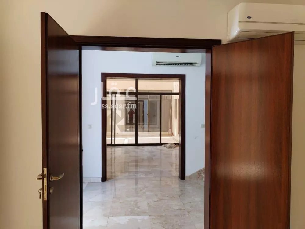 فيلا للبيع في شارع احمد الرومي, حي النعيم, مدينة جدة, منطقة مكة المكرمة 1 صورة