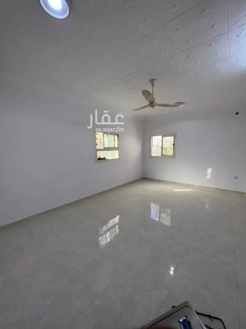شقة للإيجار في شارع عبدالله بن الحارث ، حي العريجاء الغربية ، الرياض ، منطقة الرياض 1 صورة