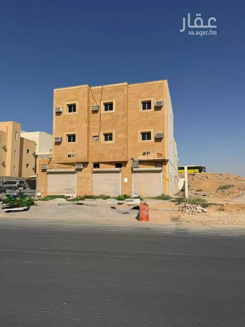 عمارة للبيع في شارع 8162714, حي الضاحي الشرقي, مدينة بريدة, منطقة القصيم 1 صورة