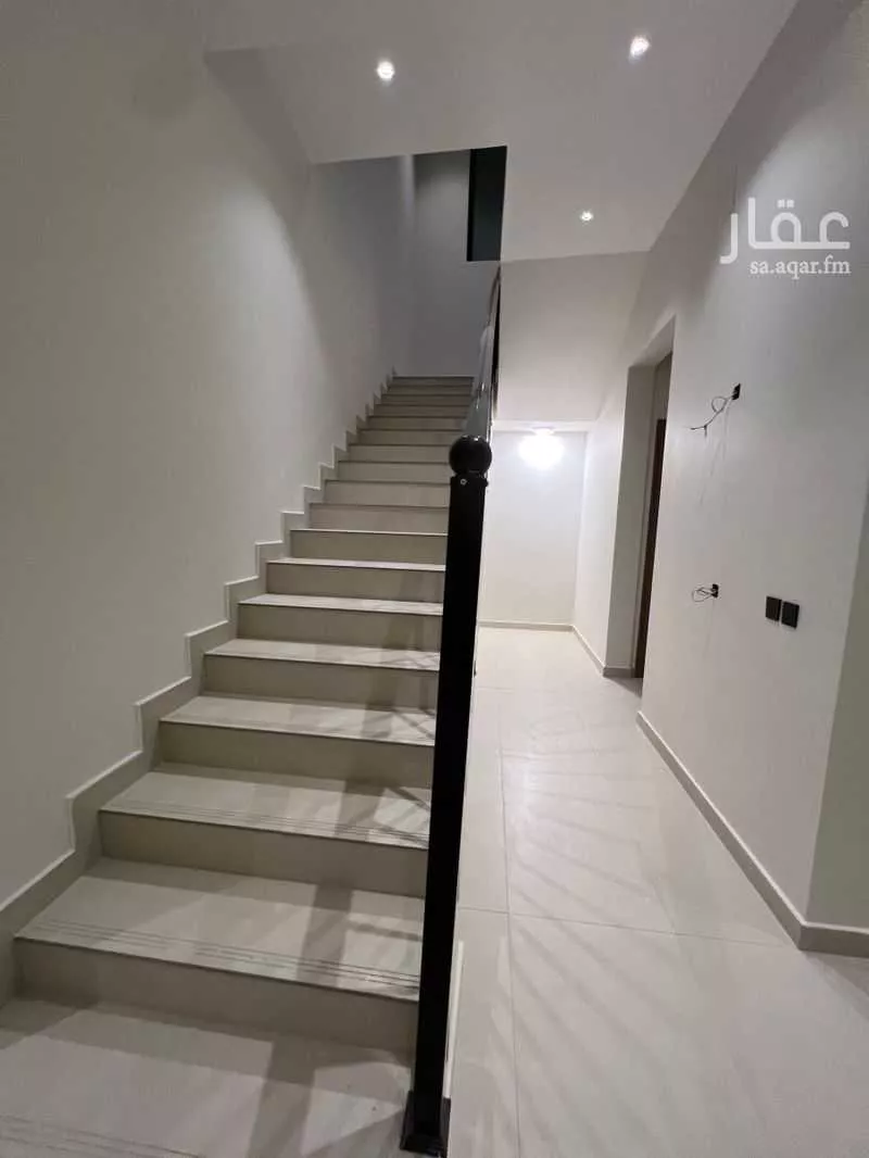 فيلا للبيع في شارع فروة بن عمرو, حي المنار, مدينة الرياض, منطقة الرياض 1 صورة