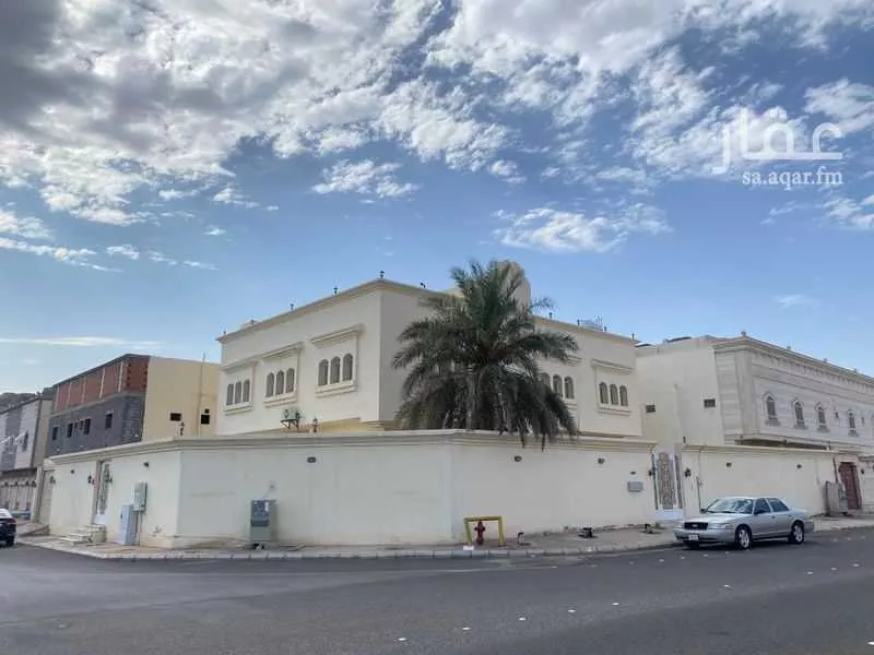 عمارة للبيع في شارع خالد بن عبدالله, حي الدفاع, مدينة المدينه المنوره, منطقة المدينة المنورة 1 صورة