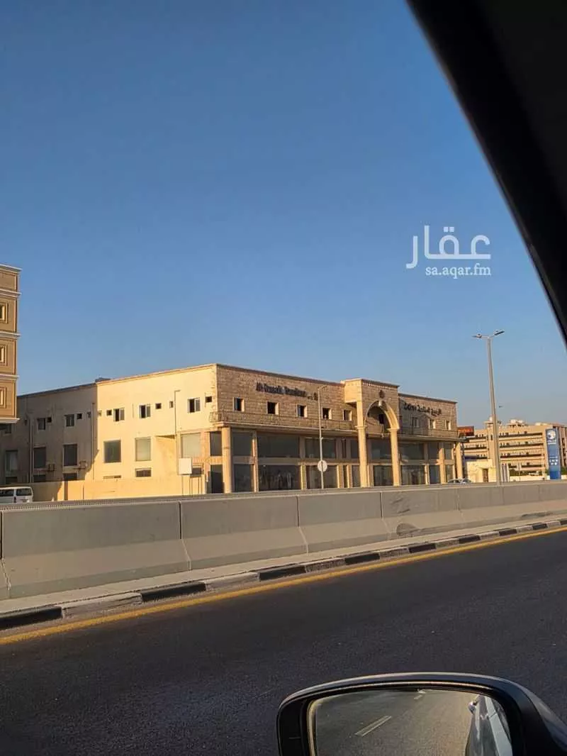 عمارة للبيع في شارع الملك عبد العزيز, حي الزهور, مدينة الدمام, المنطقة الشرقية 1 صورة