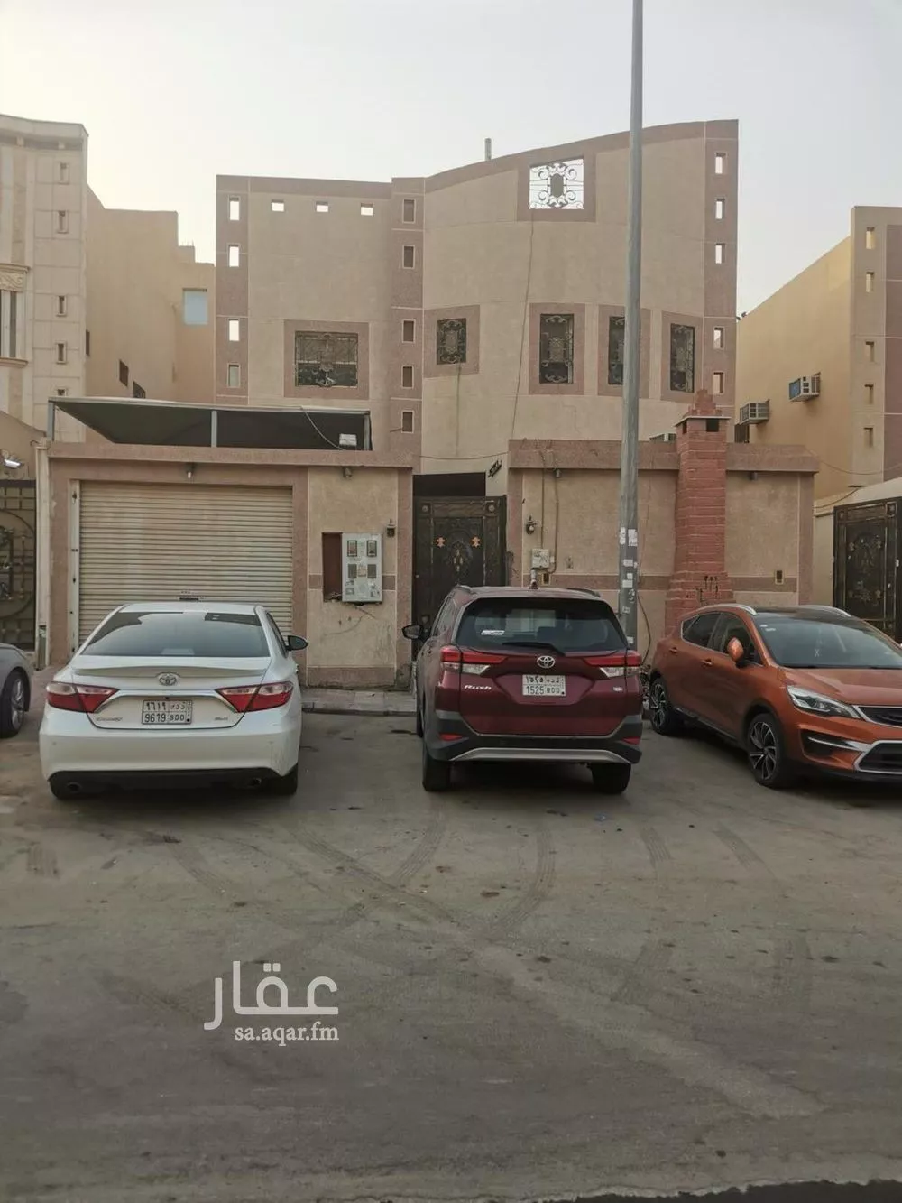 فيلا للبيع في شارع عبدالقادر الجزائري, حي الدار البيضاء, مدينة الرياض, منطقة الرياض 1 صورة