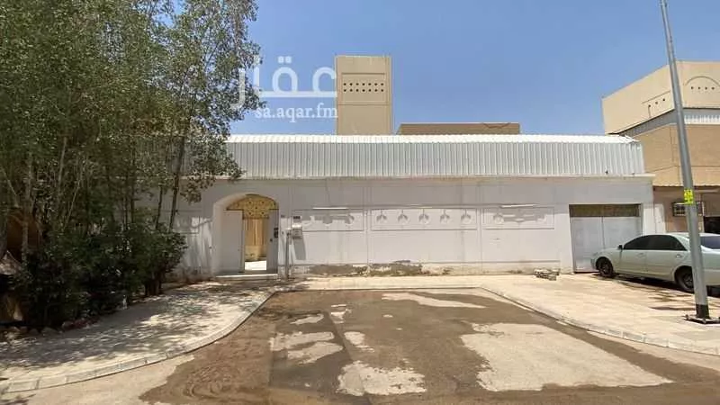 فيلا للبيع في شارع أبي حفص الحنفي, حي الاسكان, الرياض 1 صورة