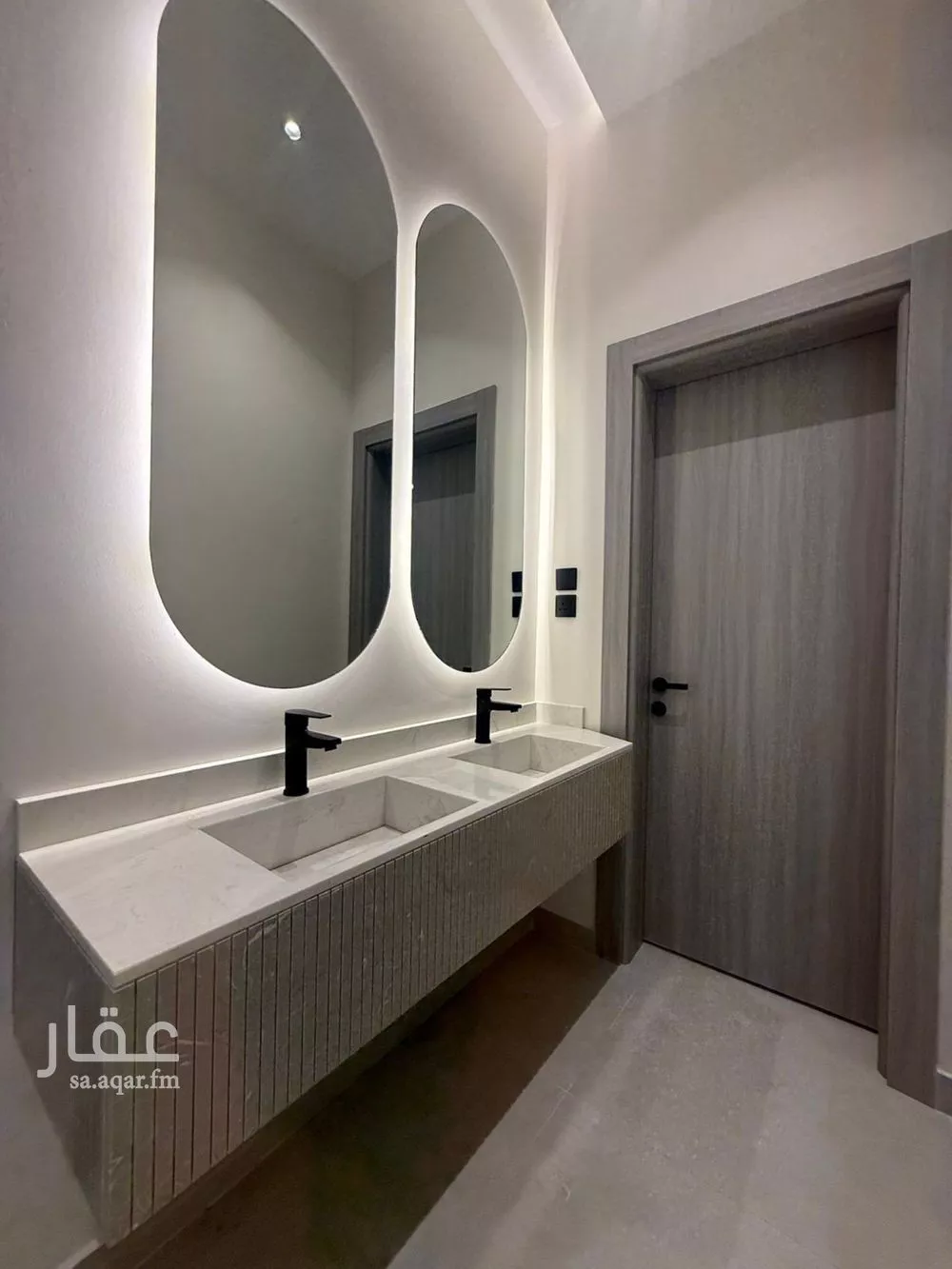 فيلا للبيع في شارع علي الفباتي, حي البشائر, مدينة جدة, منطقة مكة المكرمة 1 صورة