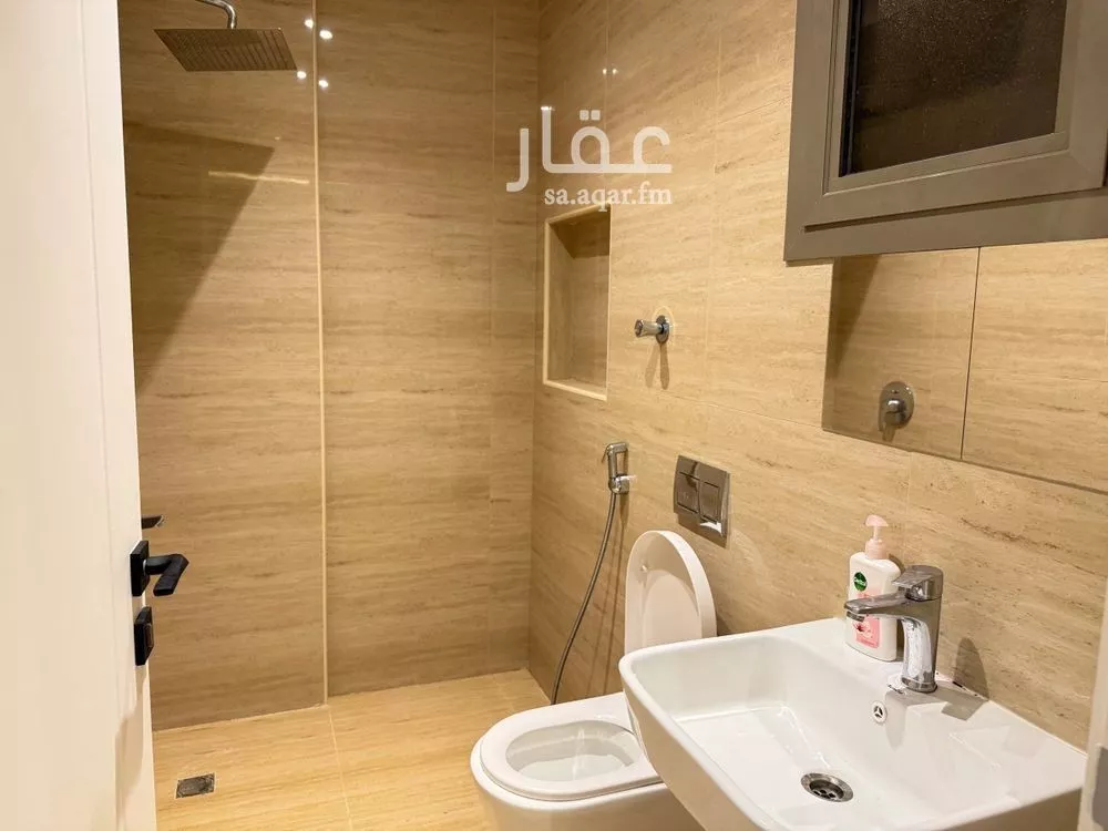 شقة للإيجار في شارع مدائن صالح, حي الحمراء, مدينة الخبر, المنطقة الشرقية 1 صورة