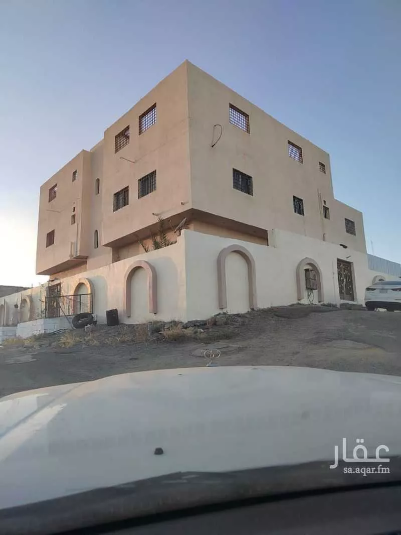 عمارة للبيع في شارع عبدالله الخزرجي ، حي الربيع ، الطائف ، الطائف 1 صورة