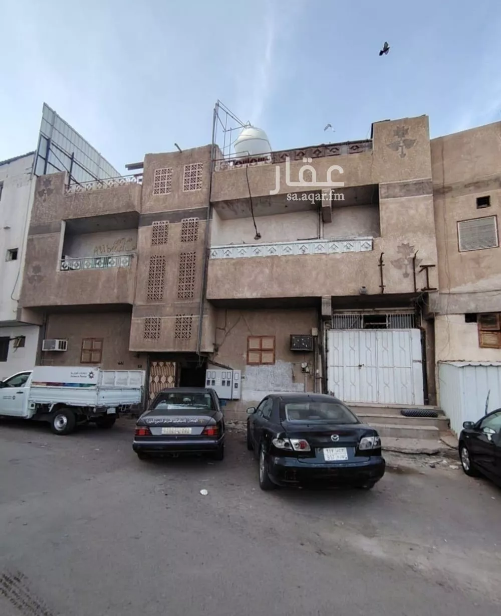 عمارة للبيع في شارع احمد بن معين, حي الأصيفرين, مدينة المدينة المنورة, منطقة المدينة المنورة 1 صورة