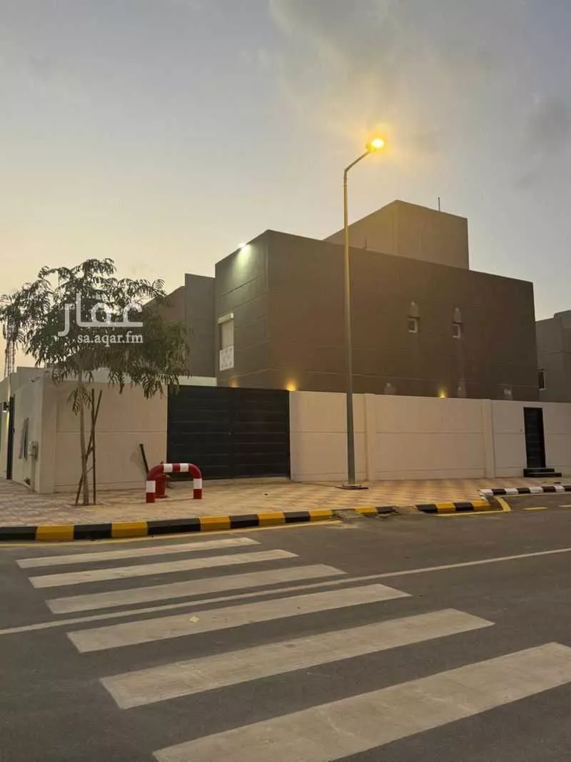 فيلا للإيجار في شارع علي الأحمر, حي مطار الملك خالد الدولي, مدينة الرياض, منطقة الرياض 1 صورة