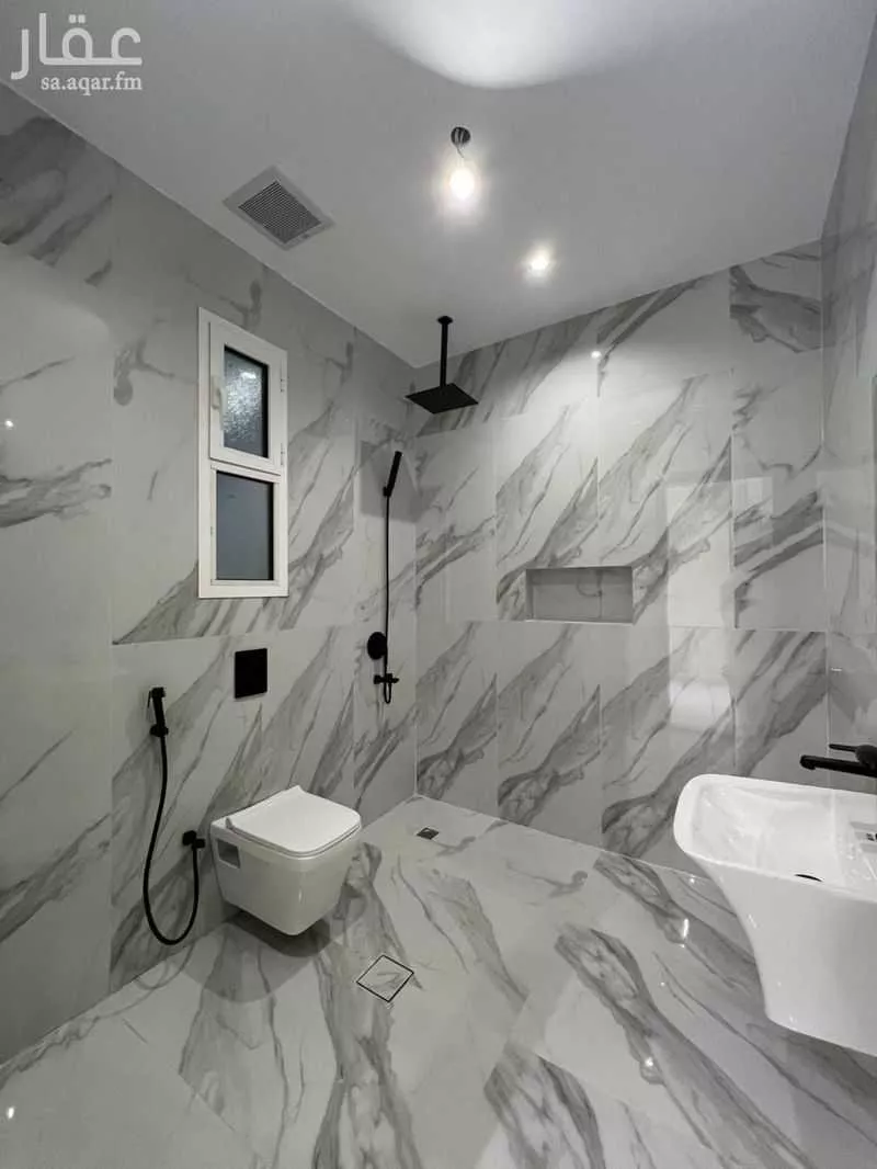 فيلا للبيع في شارع قتاده الدوسي, حي الزمرد, مدينة جدة, منطقة مكة المكرمة 1 صورة