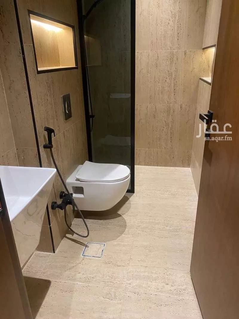 فيلا للإيجار في شارع رقم 374, حي النرجس, مدينة الرياض, منطقة الرياض 1 صورة