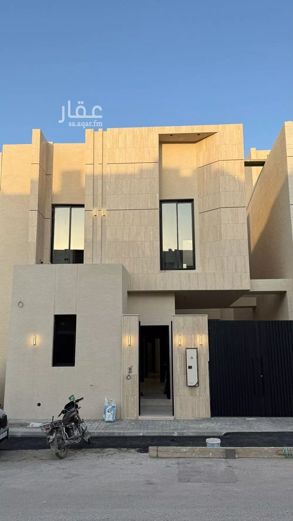 فيلا للبيع في شارع عبداللطيف بن المبارك, حي المهدية, مدينة الرياض, منطقة الرياض 1 صورة