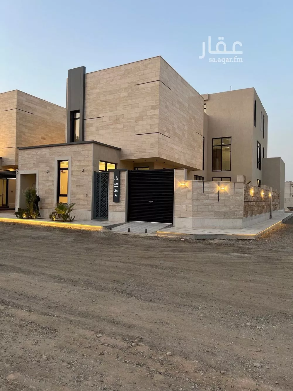 فيلا للبيع في شارع محمد بن أبي بكر القيم, حي المهدية, مدينة الرياض, منطقة الرياض 1 صورة