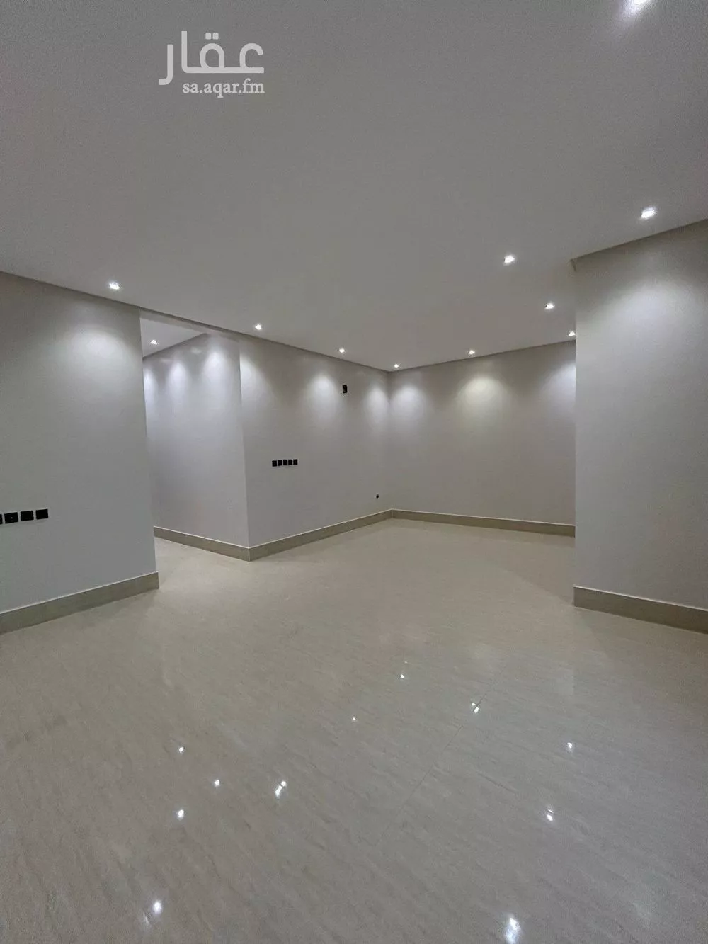 فيلا للبيع في شارع عبداللطيف بن المبارك, حي المهدية, مدينة الرياض, منطقة الرياض 1 صورة