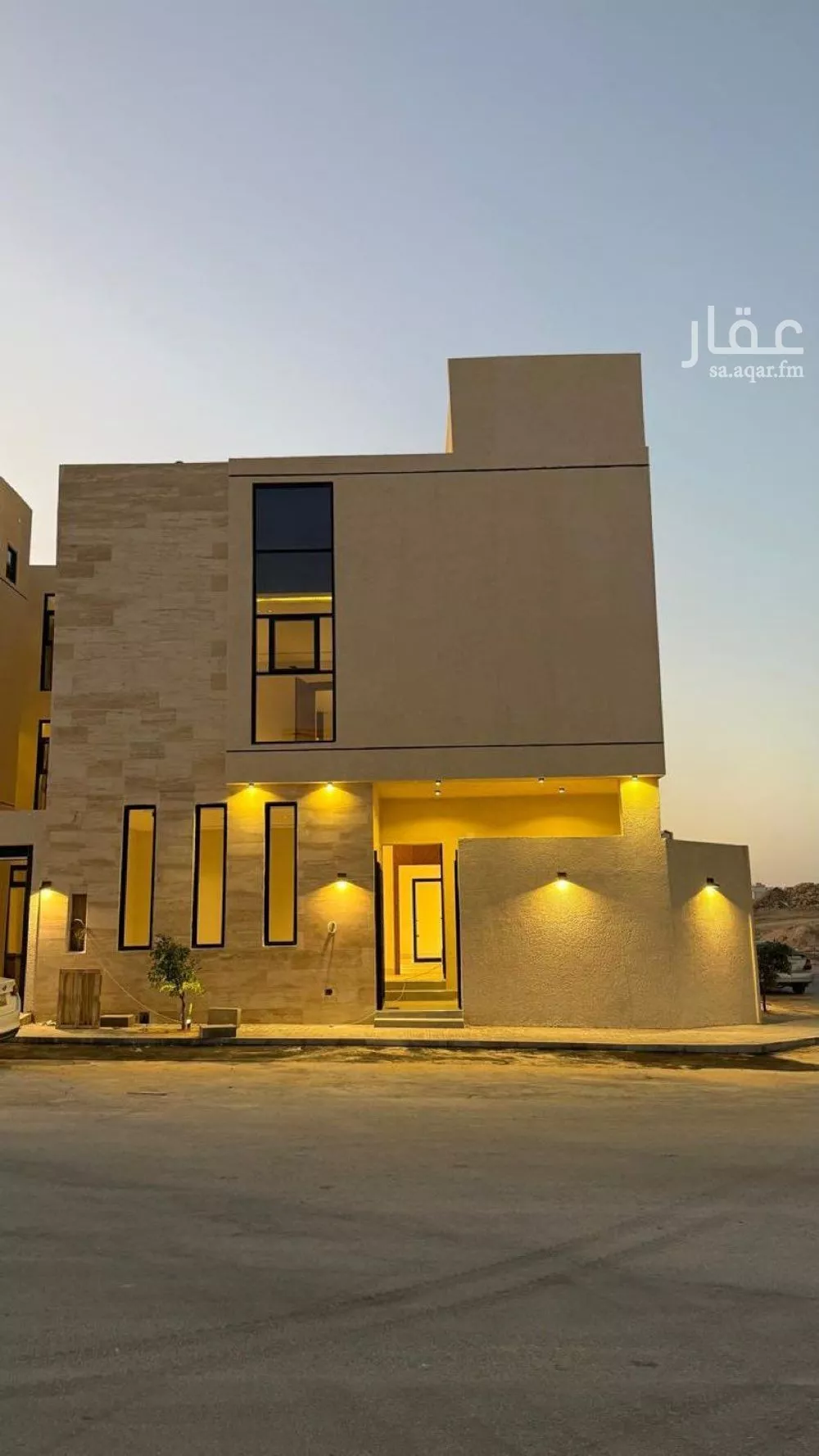 فيلا للبيع في شارع عبداللطيف بن المبارك, حي المهدية, مدينة الرياض, منطقة الرياض 1 صورة