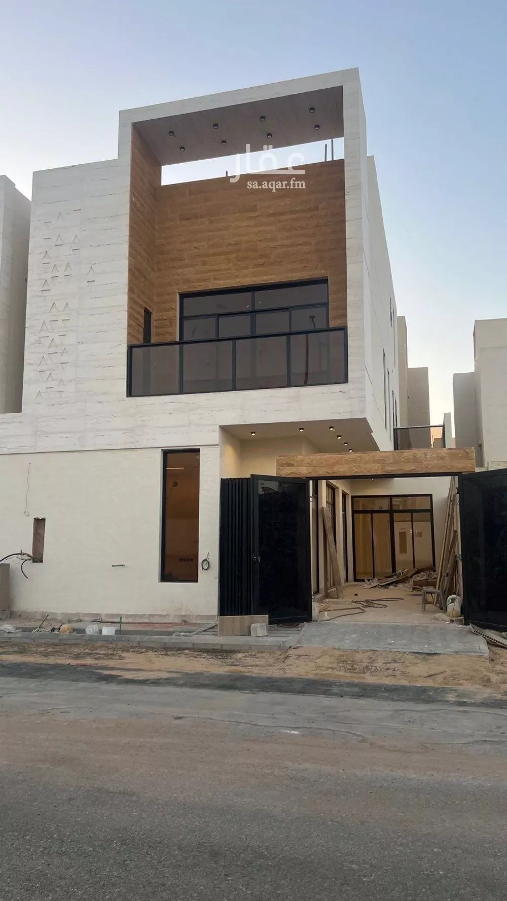 فيلا للبيع في شارع محمد بن أبي بكر القيم, حي المهدية, مدينة الرياض, منطقة الرياض 1 صورة
